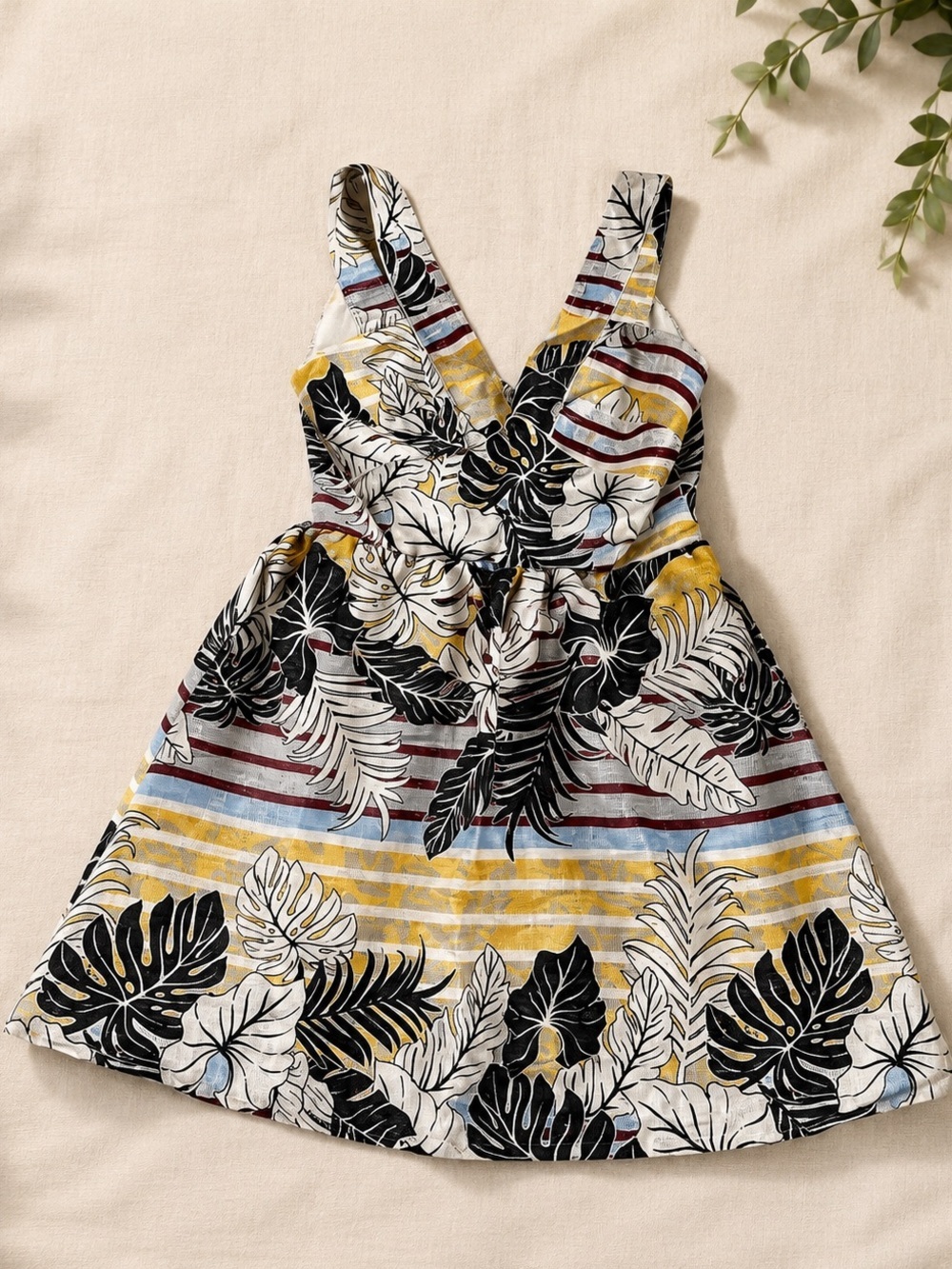 H&M Tropical V‑Neck Mini Dress in Yellow, Blue & Black - Picture 2 of 2